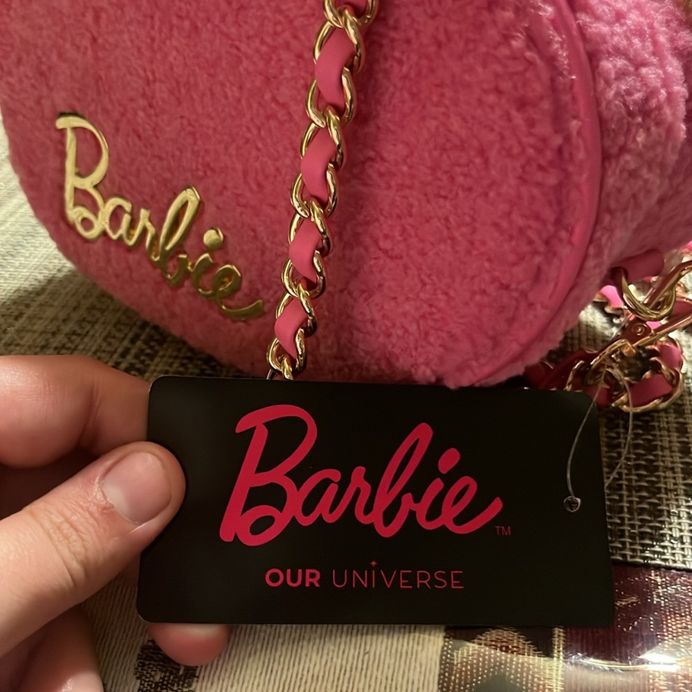 Barbie Heart Figural Crossbody Bag - Picture 7 of 8